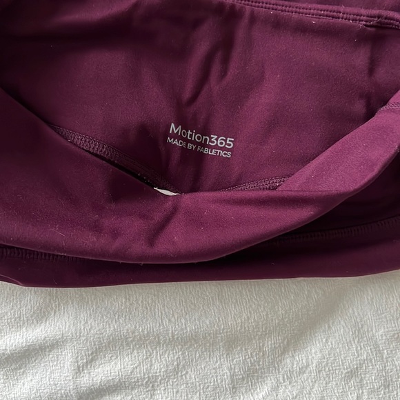 Anywhere Highwaisted Fabletics Legging - Picture 6 of 6